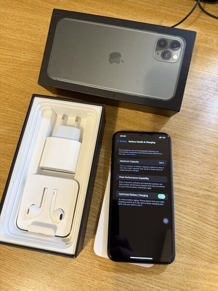 iPhone 11 Pro Max, liber retea, impecabil, pachet complet, bonus